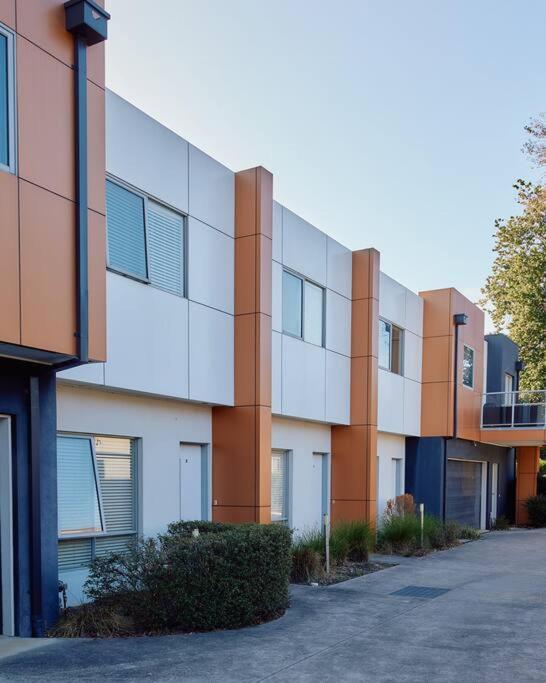 Vine Close Apartment Хийлсвил Екстериор снимка